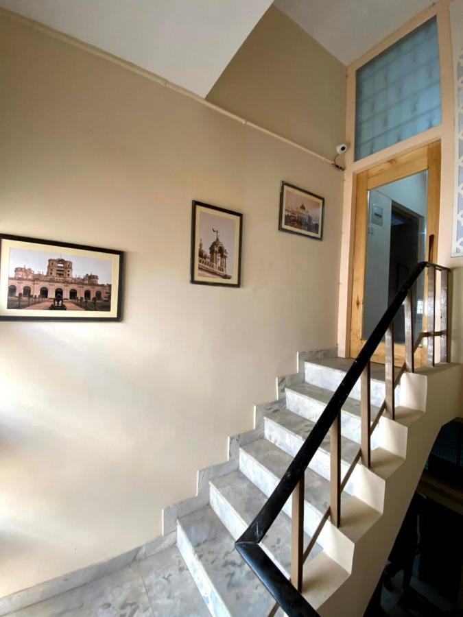 Backpackers Den Pansiyon Lucknow Dış mekan fotoğraf