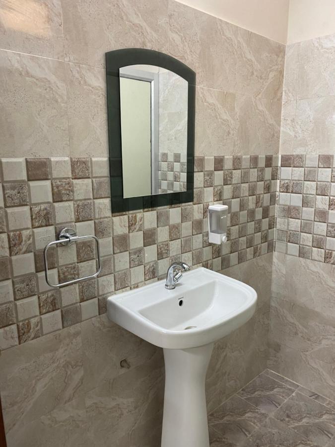 Backpackers Den Pansiyon Lucknow Dış mekan fotoğraf