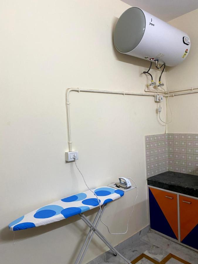 Backpackers Den Pansiyon Lucknow Dış mekan fotoğraf